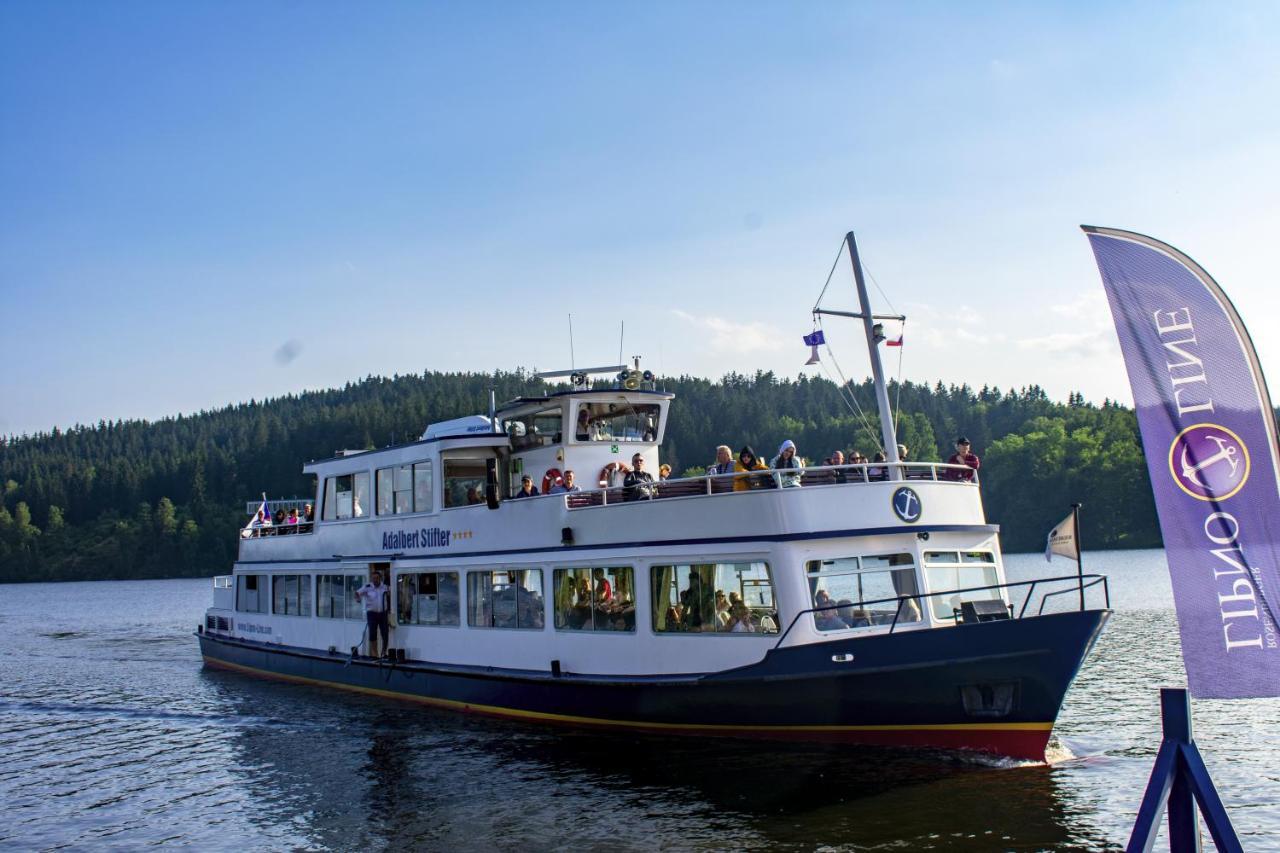 Ubytování Hanka v hotelovém pokoji C408 Frymburk Exterior foto