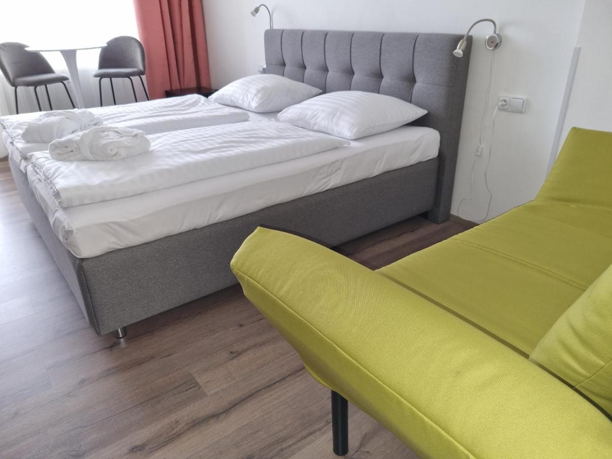 Ubytování Hanka v hotelovém pokoji C408 Frymburk Exterior foto